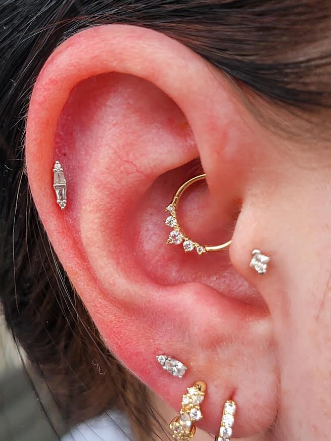 Essential Tapered Cubic Zirconia Bar Threadless End