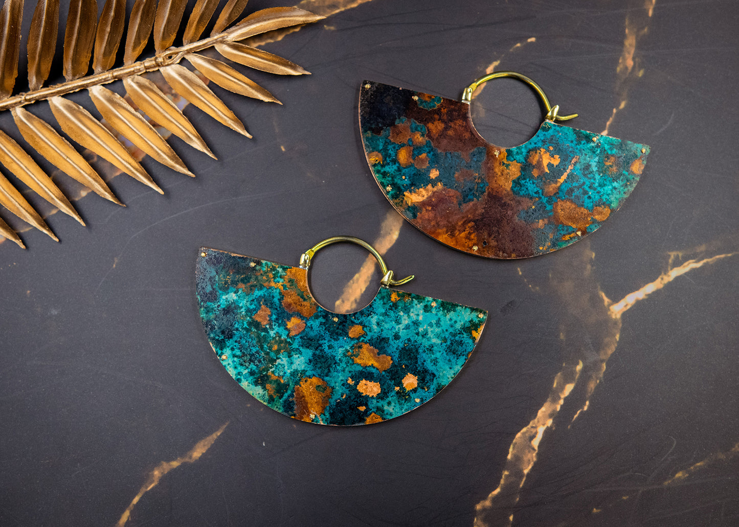 16g Equinox Blue & Rust Hangers