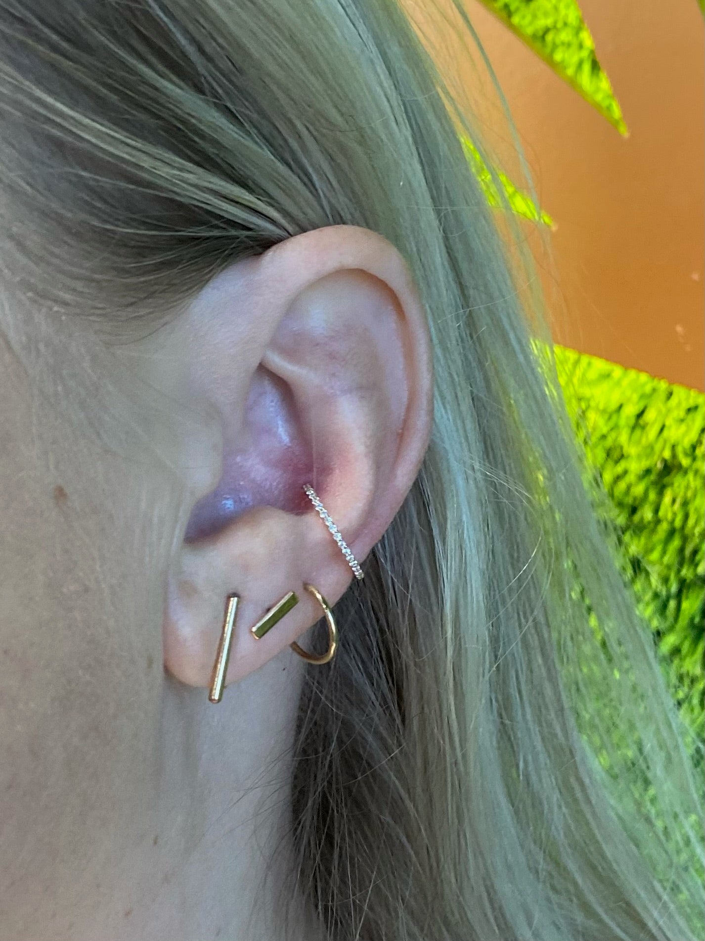 16g Side Set Radiant Hinge Ring in Yellow Gold