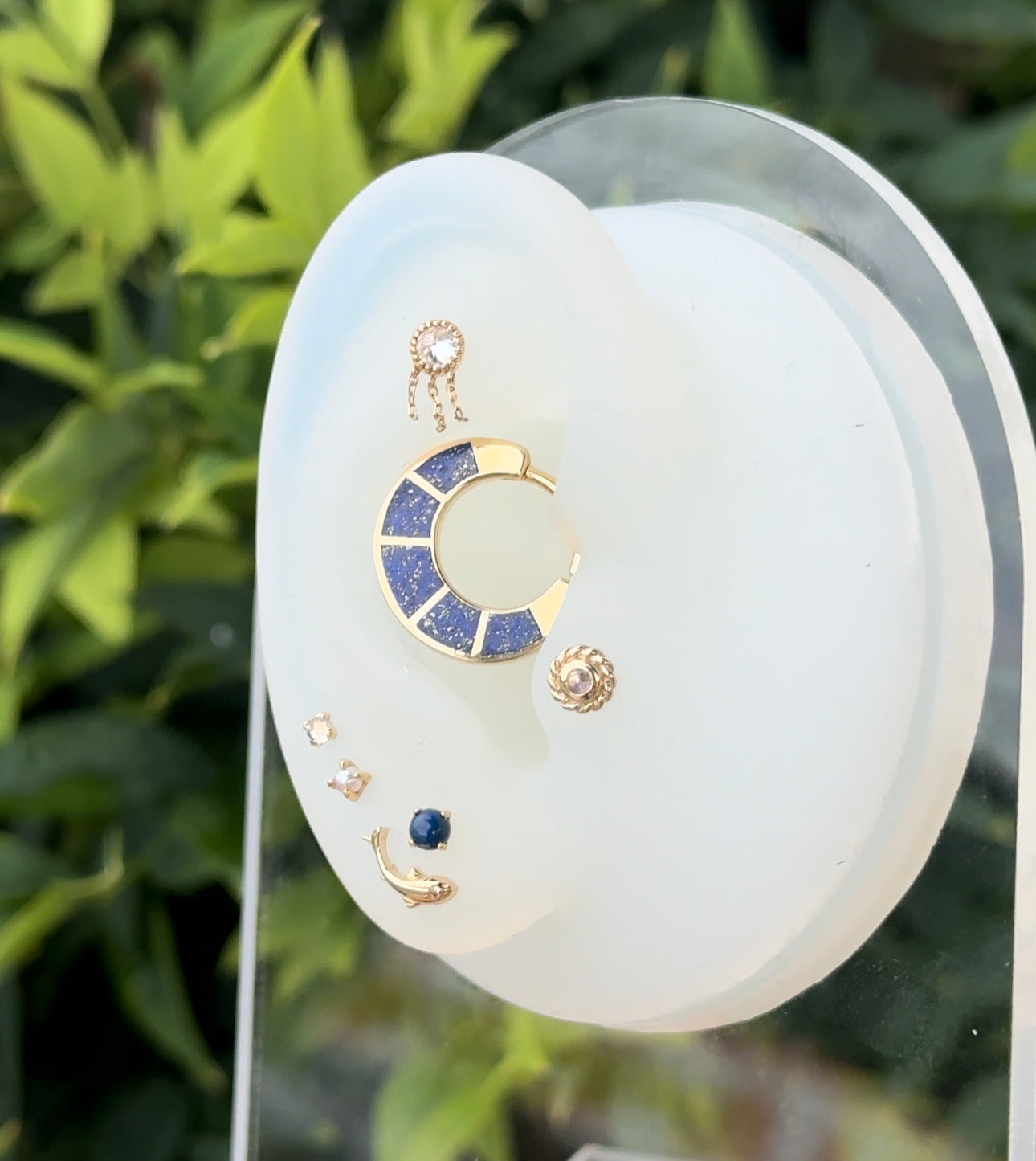 16g 3/8" Hinge Ring Islay w/ Lapis Lazuli