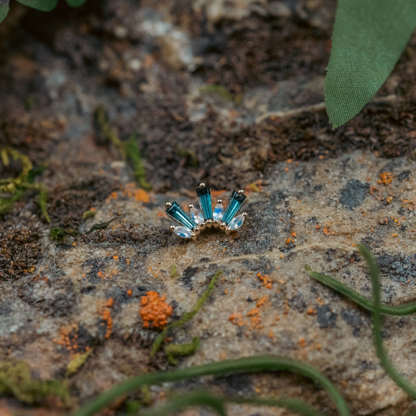 18g/16g BVLA Threaded El Ray w/ Rainbow Moonstone & London Blue Topaz