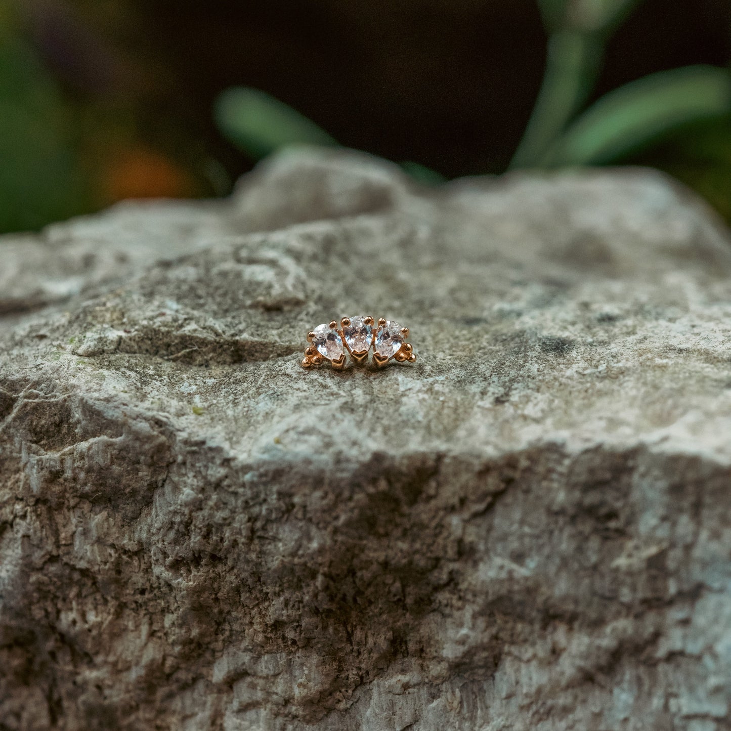 18g/16g BVLA Threaded Tiny 3 Pear Panaraya w/ White Cubic Zirconia